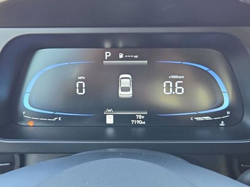 Used 2025 Hyundai Elantra Sport image 24