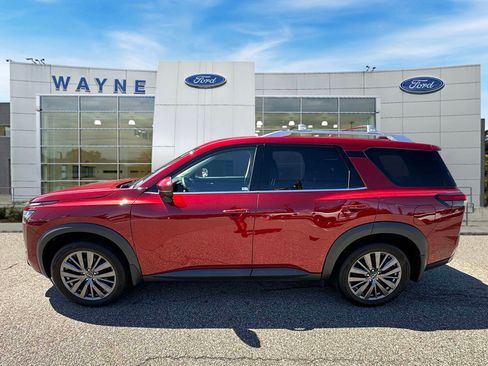 Used 2023 Nissan Pathfinder SL w/ SL Premium Package AWD/4WD image 7