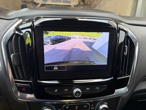 Used 2023 Chevrolet Traverse LT AWD/4WD image 22