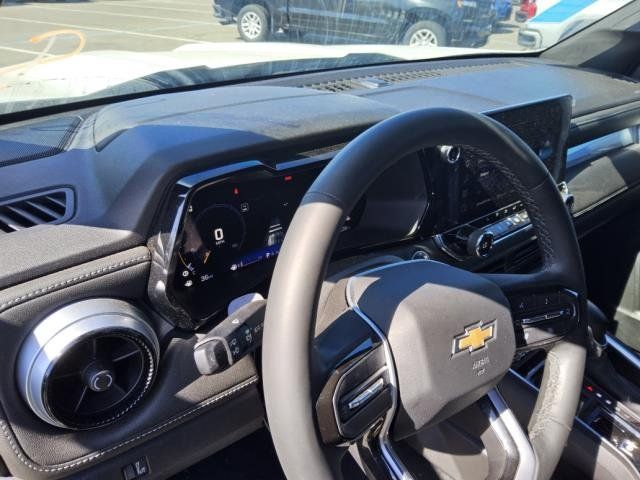 Used 2024 Chevrolet Colorado LT w/ LT Convenience Package III RWD image 5