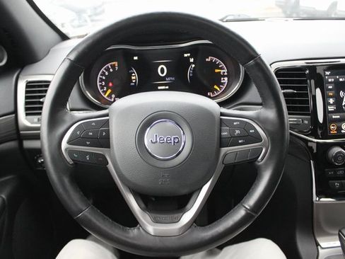 Used 2022 Jeep Grand Cherokee Laredo X image 13