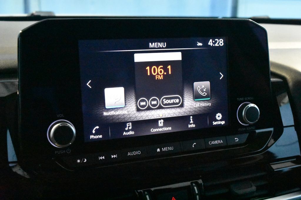 Used 2025 Nissan Pathfinder SV AWD/4WD image 10