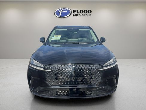 New 2026 Lincoln Aviator AWD image 2