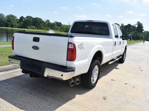 Used 2016 Ford F250 XLT w/ XLT Value Package AWD/4WD image 4