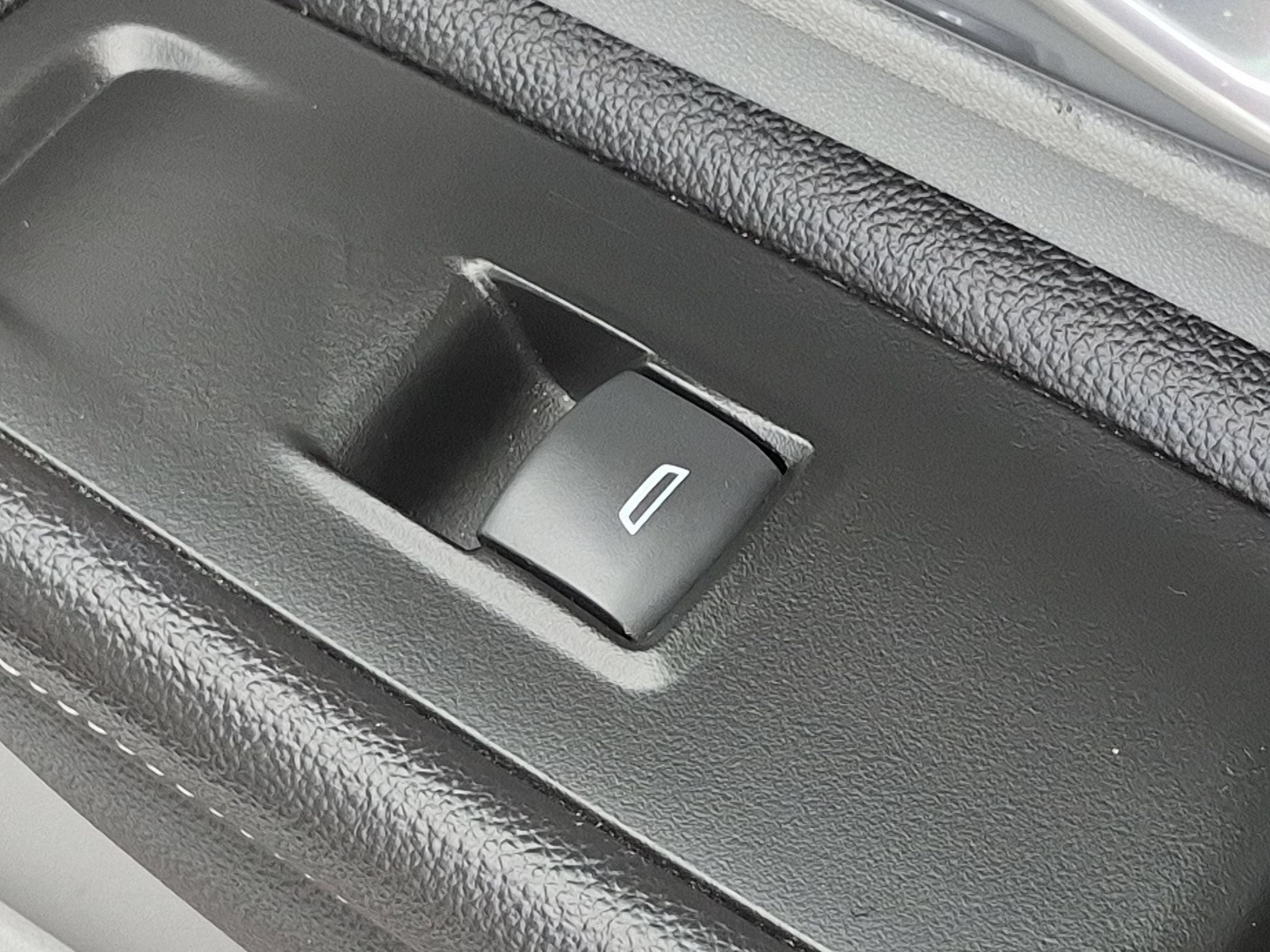 Used 2022 GMC Terrain SLT w/ Infotainment Package II AWD/4WD image 39