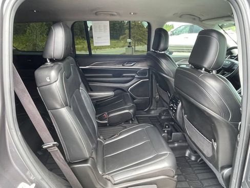 Used 2022 Jeep Grand Cherokee L Limited AWD/4WD image 47