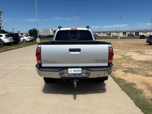 Used 2005 Toyota Tacoma PreRunner image 7