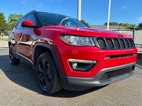 Used 2018 Jeep Compass Latitude AWD/4WD image 30