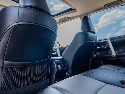 Used 2016 Toyota 4Runner SR5 Premium image 30