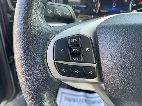 Used 2022 Ford Explorer XLT image 16