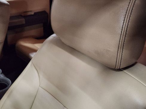 Used 2015 Ford F250 Lariat w/ Chrome Package image 31