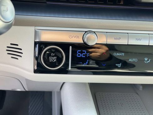 Certified 2025 Hyundai Ioniq 6 SEL image 16