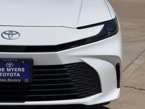Used 2026 Toyota Camry LE FWD image 4