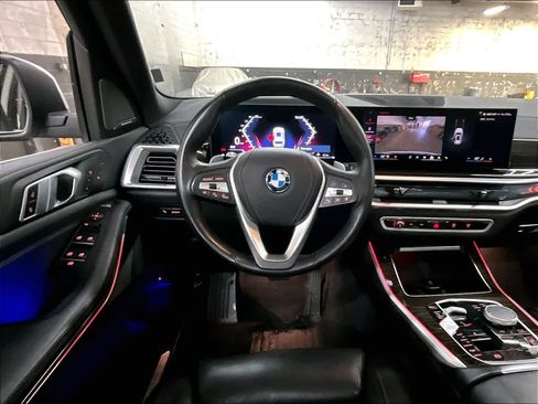 Used 2025 BMW X5 xDrive50e image 7