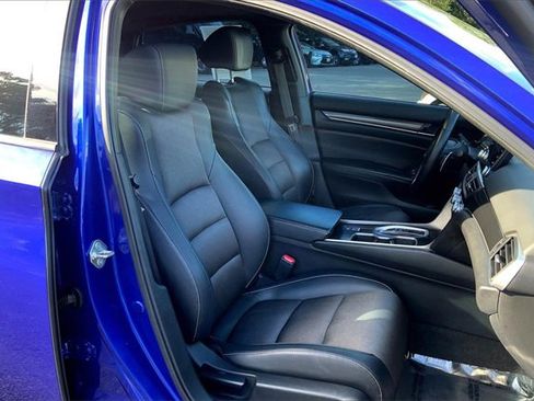Used 2018 Honda Accord Sport image 7