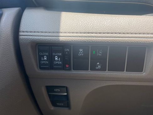 Used 2019 Honda Odyssey EX image 11
