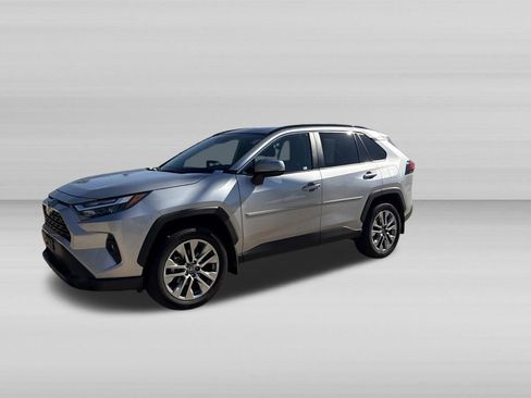 Used 2023 Toyota RAV4 XLE Premium AWD/4WD image 7
