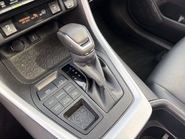 Used 2022 Toyota RAV4 XLE Premium AWD/4WD image 23