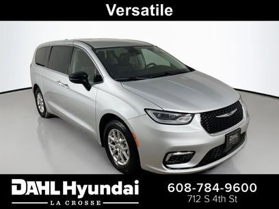 Used 2024 Chrysler Pacifica Touring-L