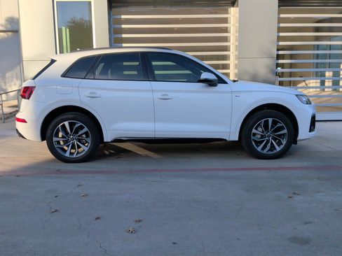 Used 2024 Audi Q5 2.0T Premium image 11