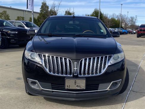 Used 2014 Lincoln MKX FWD w/ Equipment Group 102A image 2