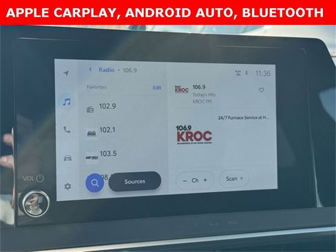 Certified 2023 Toyota Prius LE image 3