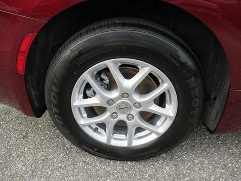 Certified 2023 Chrysler Voyager LX FWD image 8