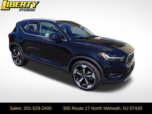 Used 2019 Volvo XC40 T5 Inscription AWD/4WD image 1