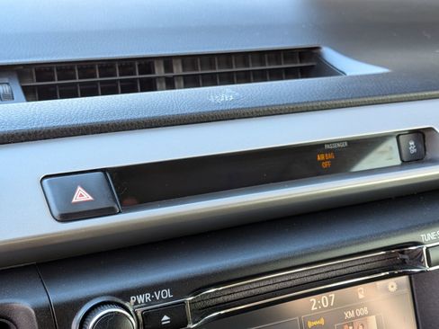 Used 2016 Toyota RAV4 XLE image 21