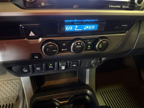 Used 2022 Toyota Tacoma SR5 image 20