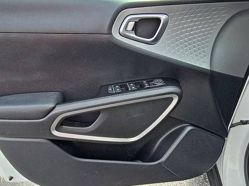 Used 2024 Kia Soul LX w/ Option Group 015 image 12