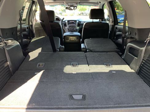 Used 2018 Chevrolet Tahoe LT w/ LT Signature Package AWD/4WD image 32