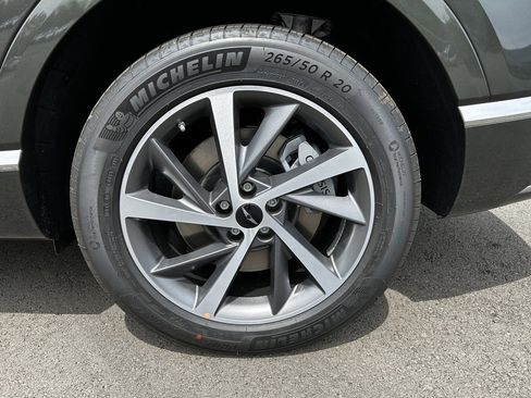 Used 2025 Genesis GV80 2.5T Advanced image 10