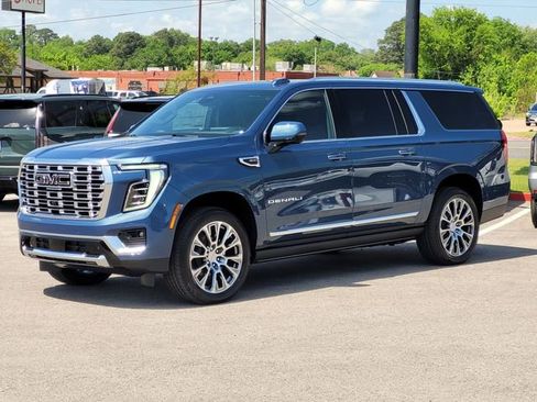 New 2026 GMC Yukon XL Denali w/ Denali Reserve Package AWD/4WD image 3