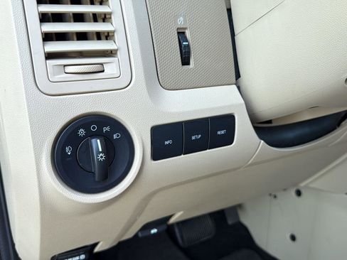 Used 2012 Ford Escape XLT image 16