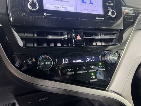 Used 2024 Toyota Camry SE image 27