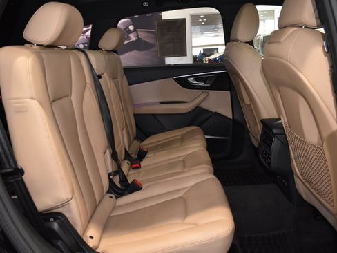 Used 2022 Audi Q7 3.0T Prestige w/ Prestige Package image 33