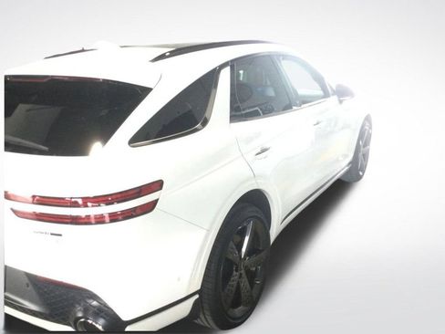 Used 2025 Genesis GV70 3.5T Sport w/ Sport Advanced Package AWD/4WD image 4