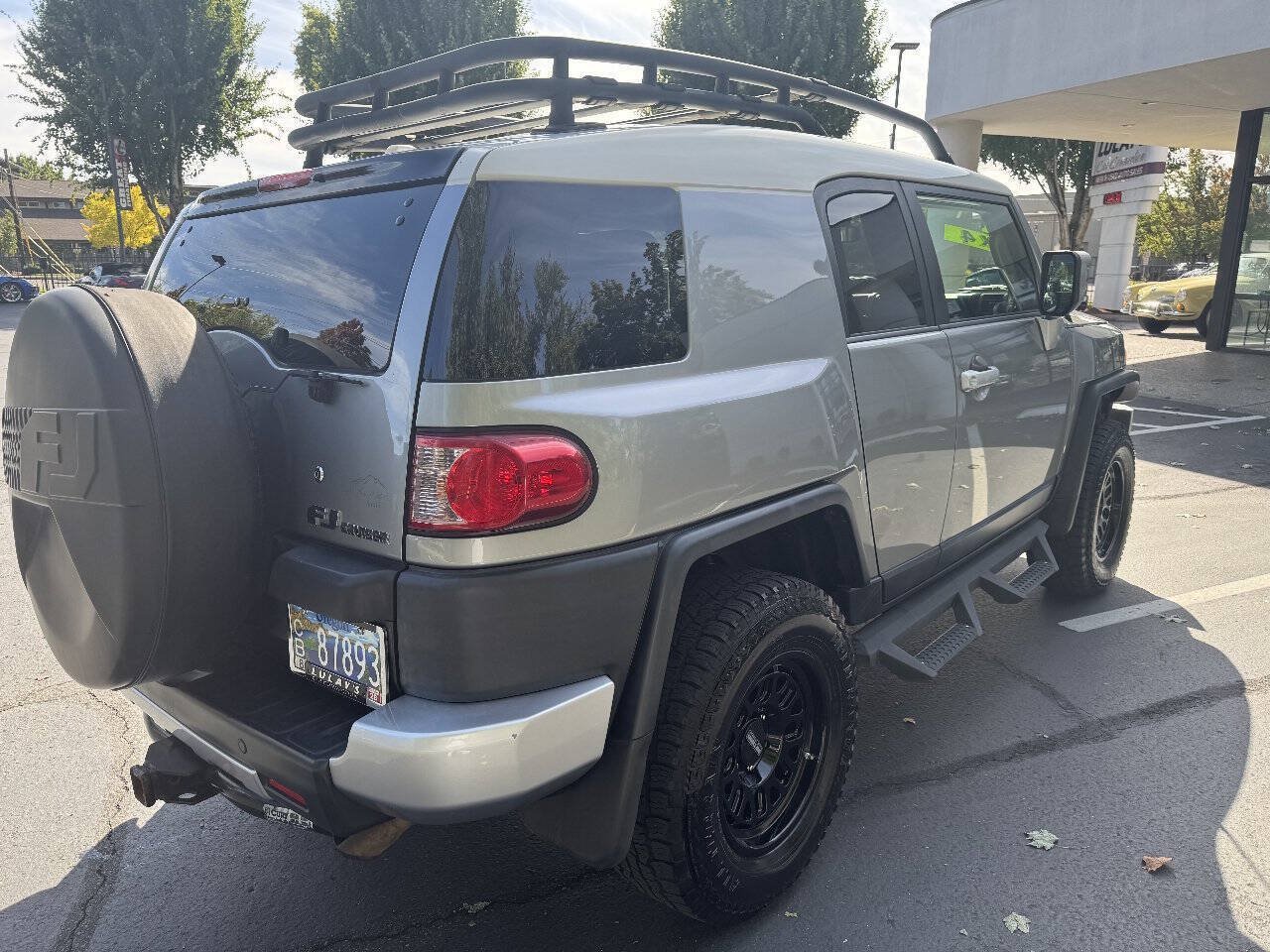 Used 2011 Toyota FJ Cruiser 4WD w/ Upgrade Pkg image 5