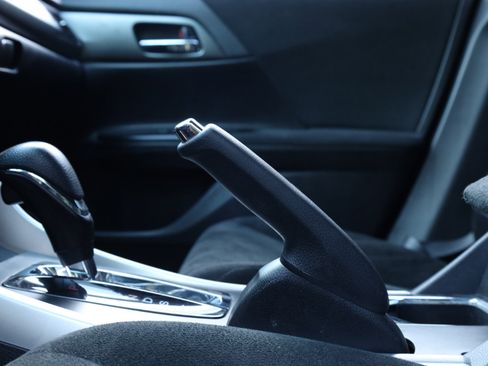 Used 2013 Honda Accord LX image 16