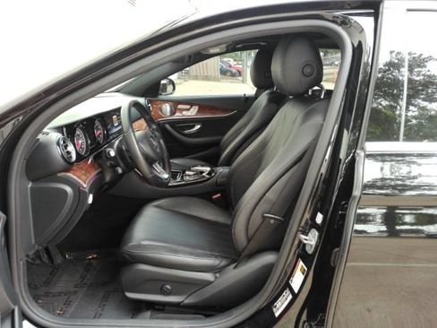 Used 2017 Mercedes-Benz E 300 4MATIC image 16