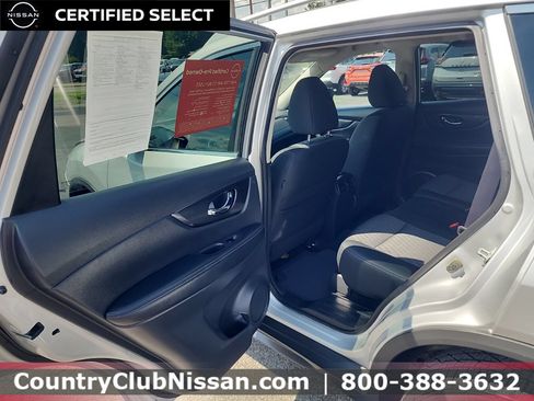 Used 2018 Nissan Rogue SV AWD/4WD image 23