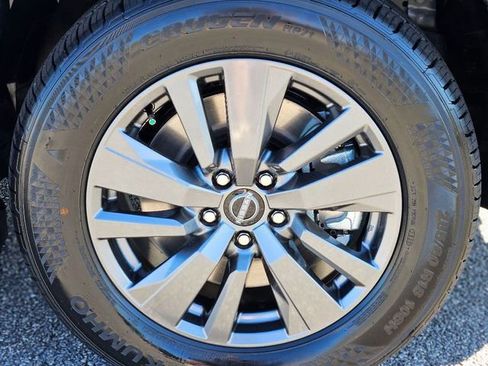 New 2025 Nissan Pathfinder SV image 8