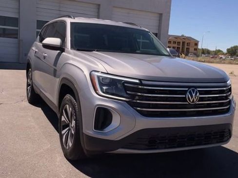 Used 2026 Volkswagen Atlas SE AWD/4WD image 4