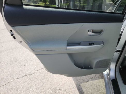 Used 2012 Toyota Prius V Three FWD image 22