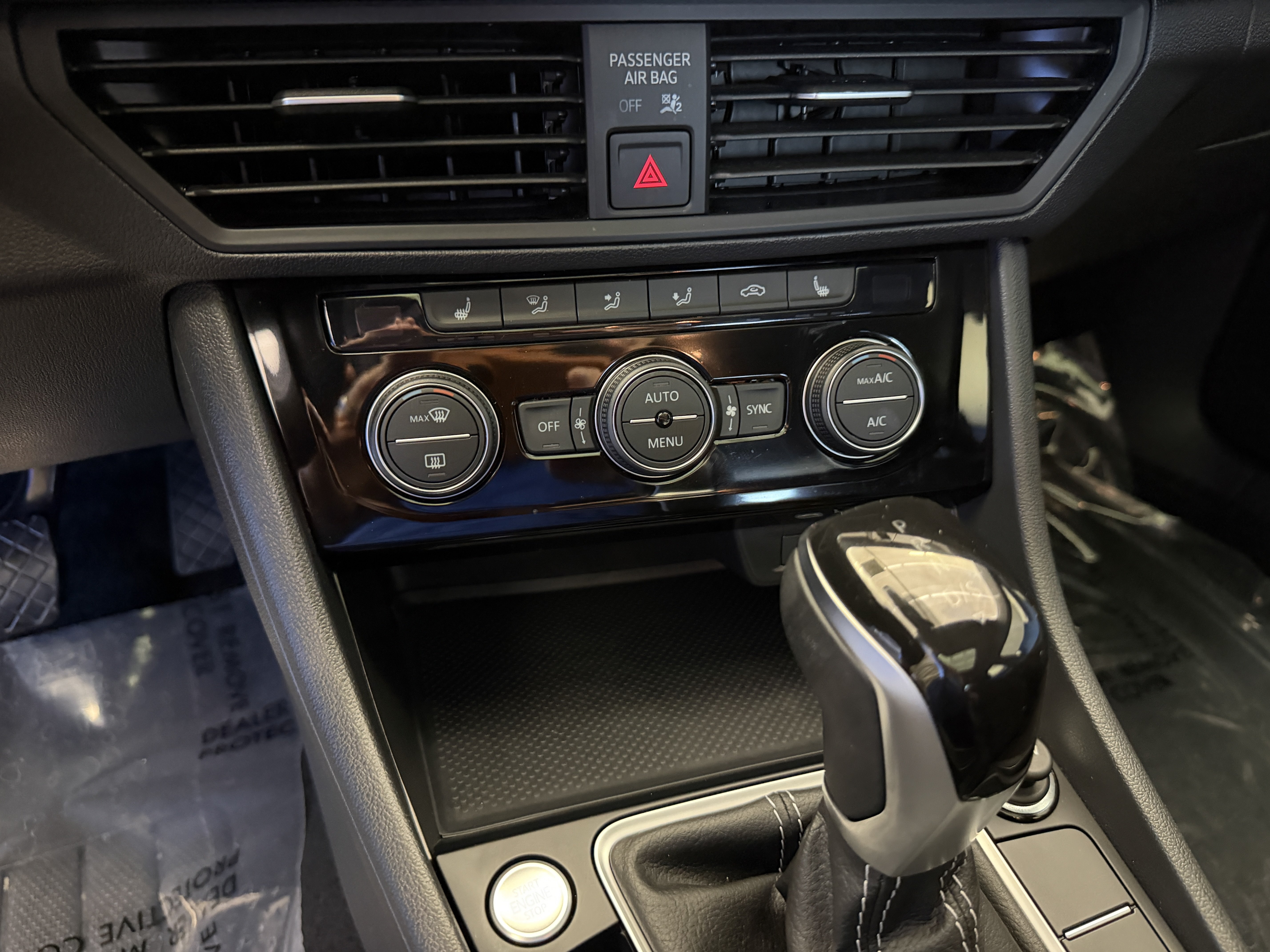 Used 2024 Volkswagen Jetta SE w/ Panoramic Sunroof Package FWD image 20