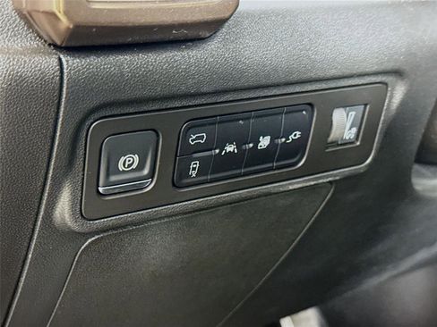 Used 2025 GMC Hummer EV 2X w/ LPO, Sport Package AWD/4WD image 6