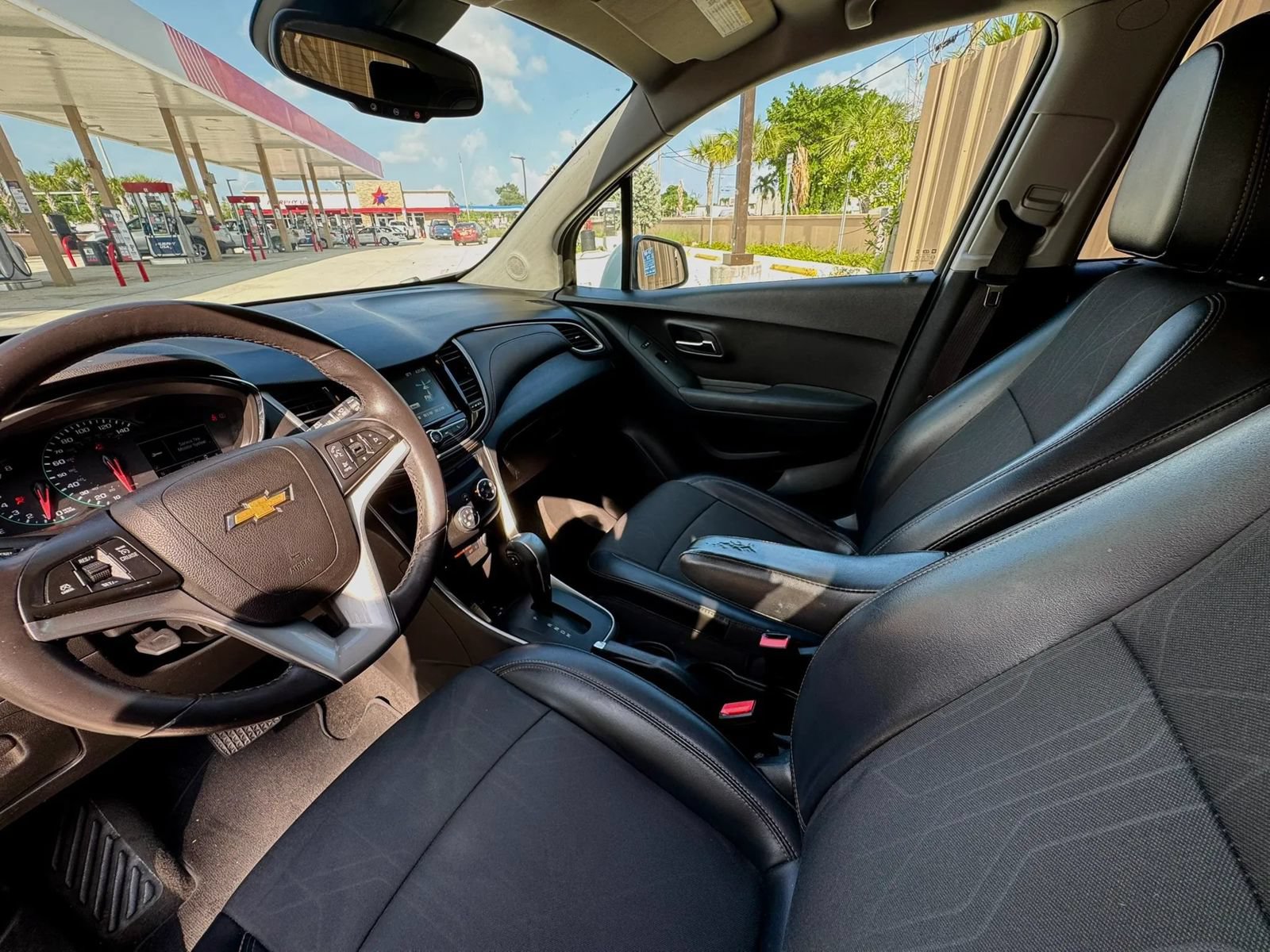 Used 2020 Chevrolet Trax LT w/ LT Convenience Package FWD image 32