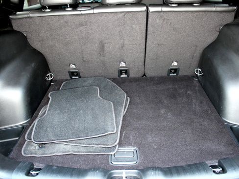 Used 2024 Jeep Compass Latitude image 17