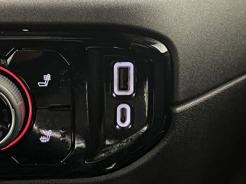 Used 2022 Chevrolet Silverado 1500 RST image 24